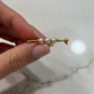 18k gold pearl pin stamped